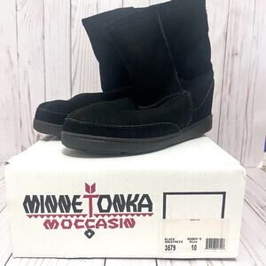 Minnetonka Women's Black Suede Sheepskin Wool Lined Short Boots Size 10